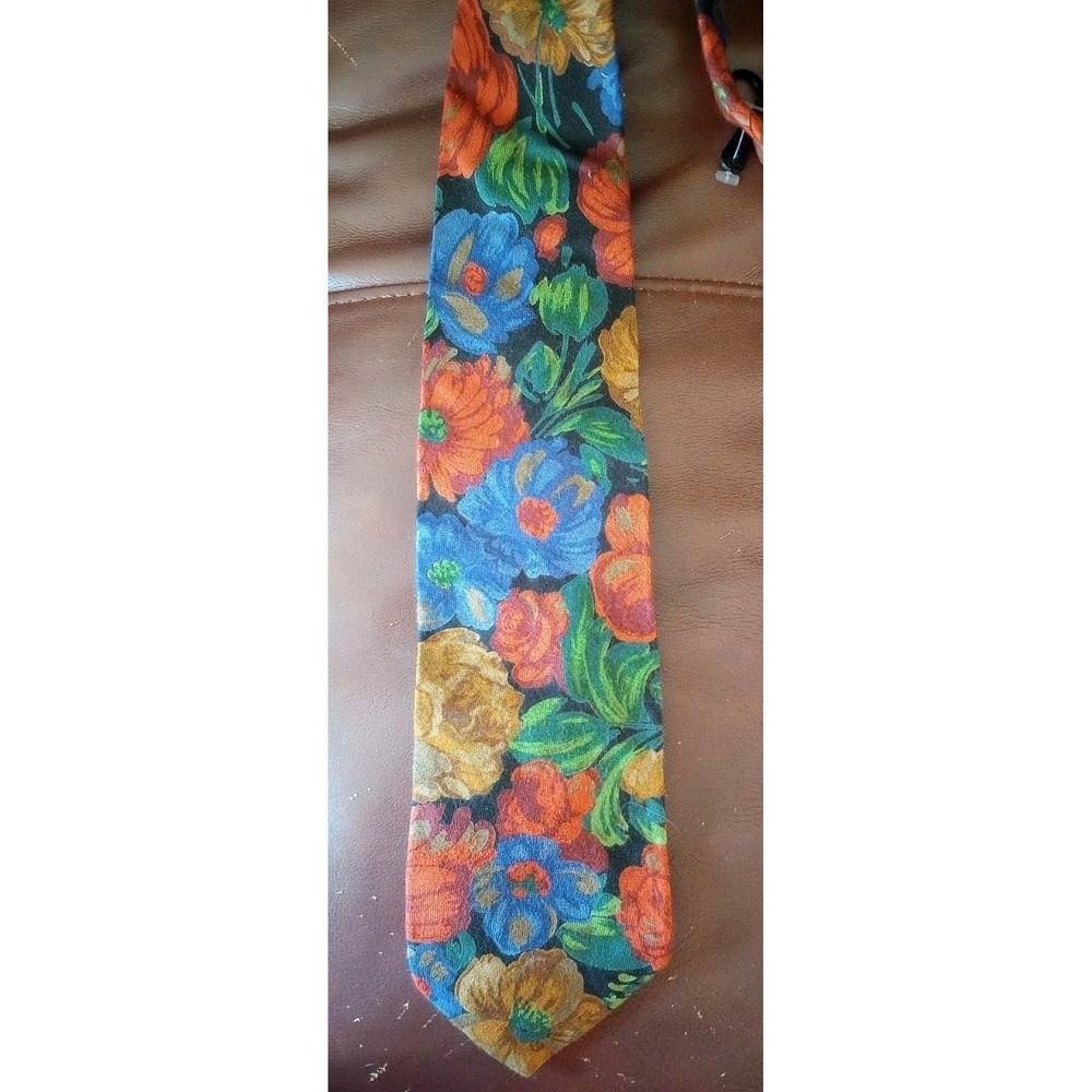Boston Traders Floral AOP Necktie‎ EUC